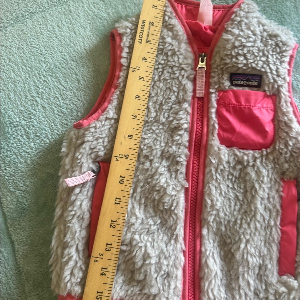 Patagonia Cream and Pink Fleece Vest - Picture 10 of 11